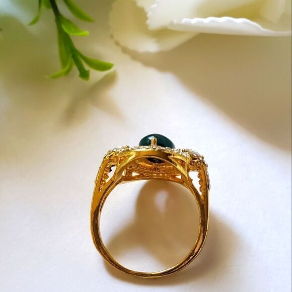 18K Gold on 925 Green Topaz & White Baguette Diamond Ring - Picture 4 of 4